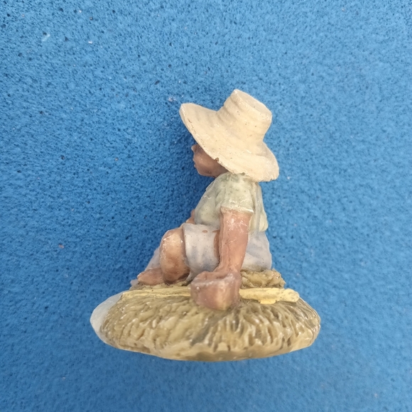 Vintage Ceramic Little Brown Boy Fishing Figurine - Picture 4 of 5